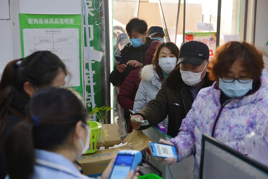 Ascienden a 132 las muertes por coronavirus en China