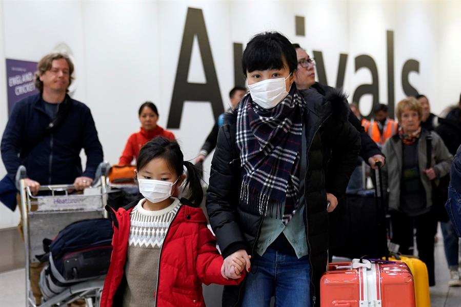 China cierra todos los transportes en la ciudad donde comenzó brote neumonía