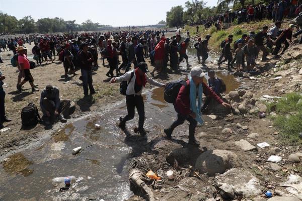 México arrestará migrantes centroamericanos que cruzaron frontera por el río