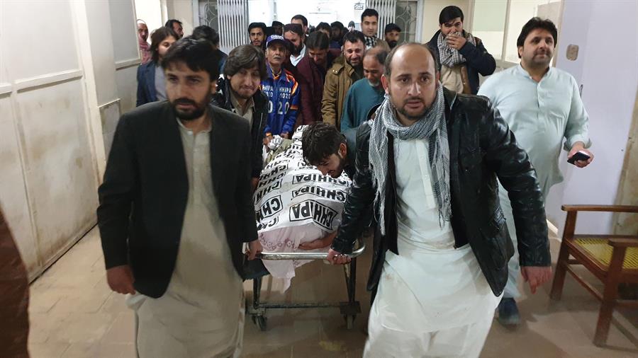 Al menos 15 muertos por explosión en mezquita de Pakistán