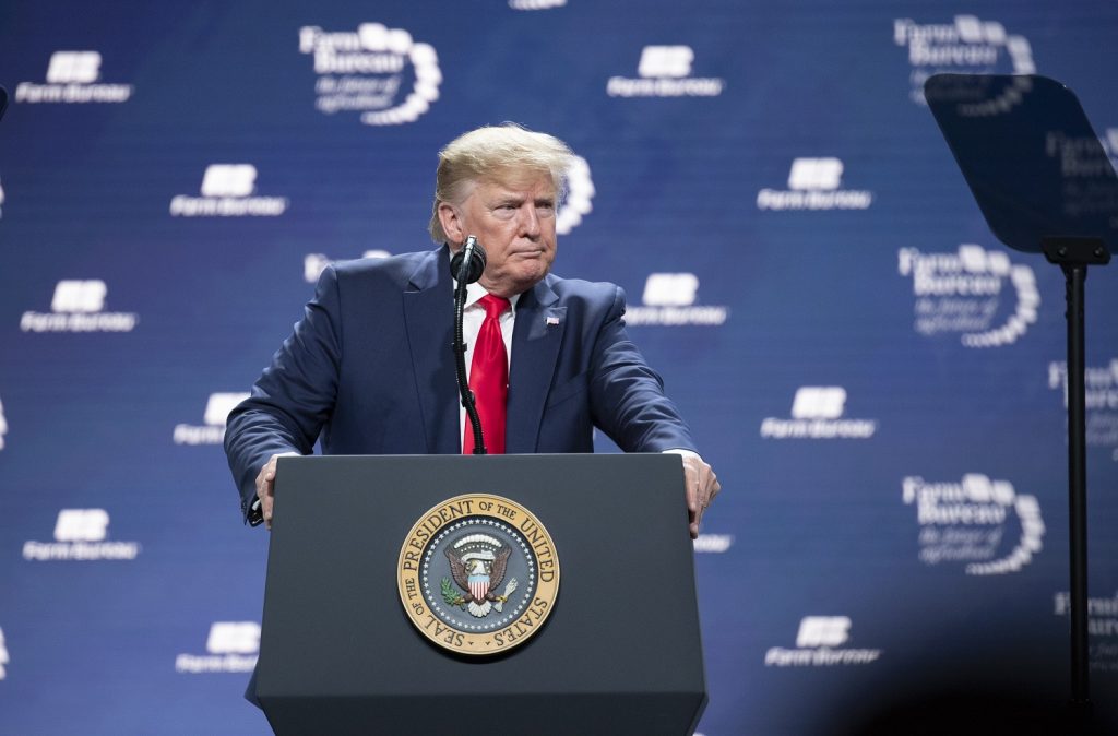 Trump y Macron acuerdan tregua para impuesto digital