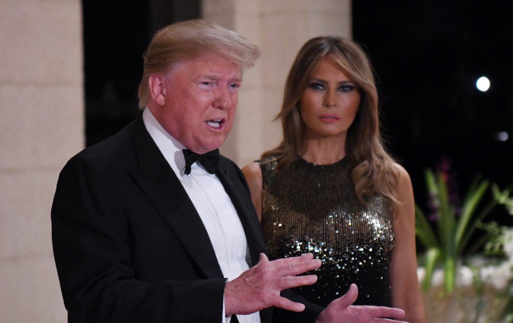 Campaña de Trump supera a los demócratas en recaudación