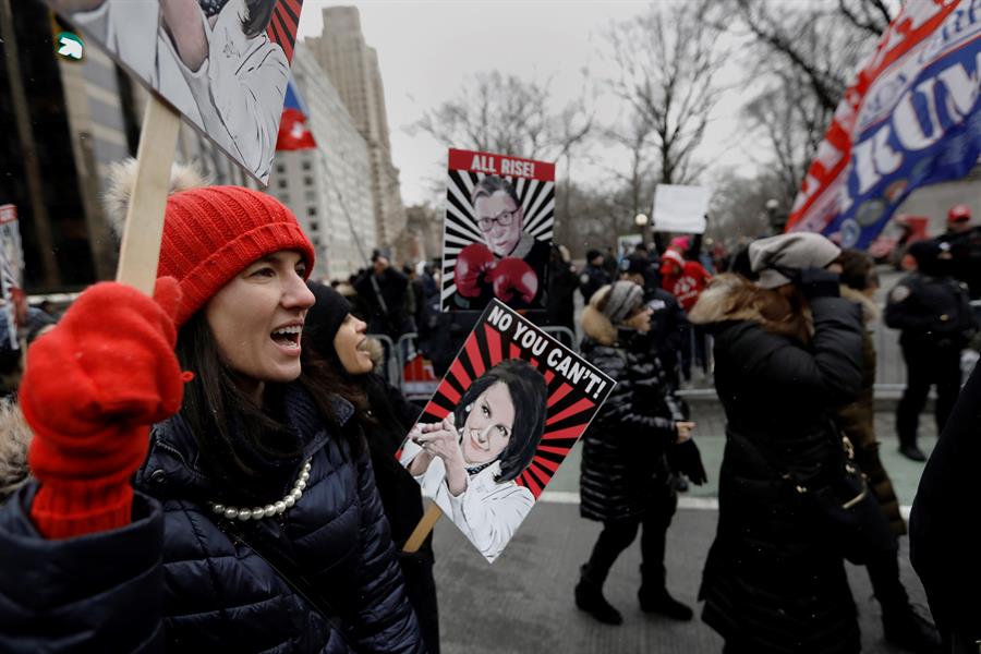 Miles de personas protestan en New York por igualdad y contra Trump