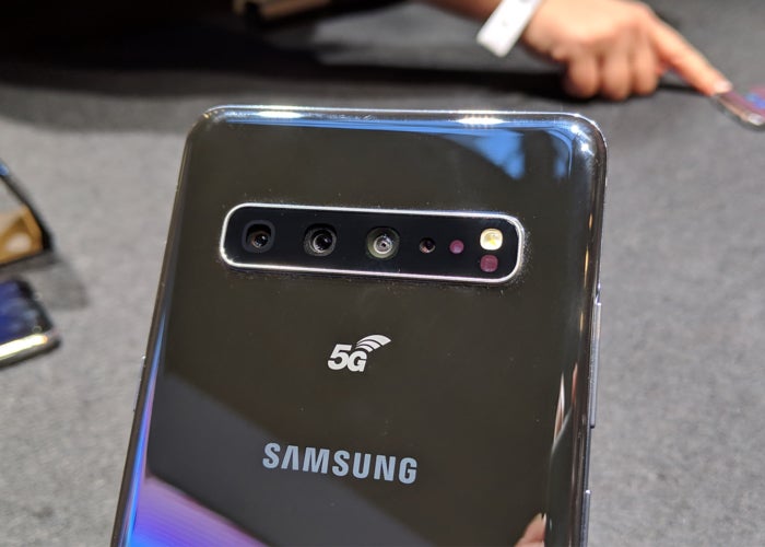 Samsung vendió 6,7 millones de móviles 5G en 2019