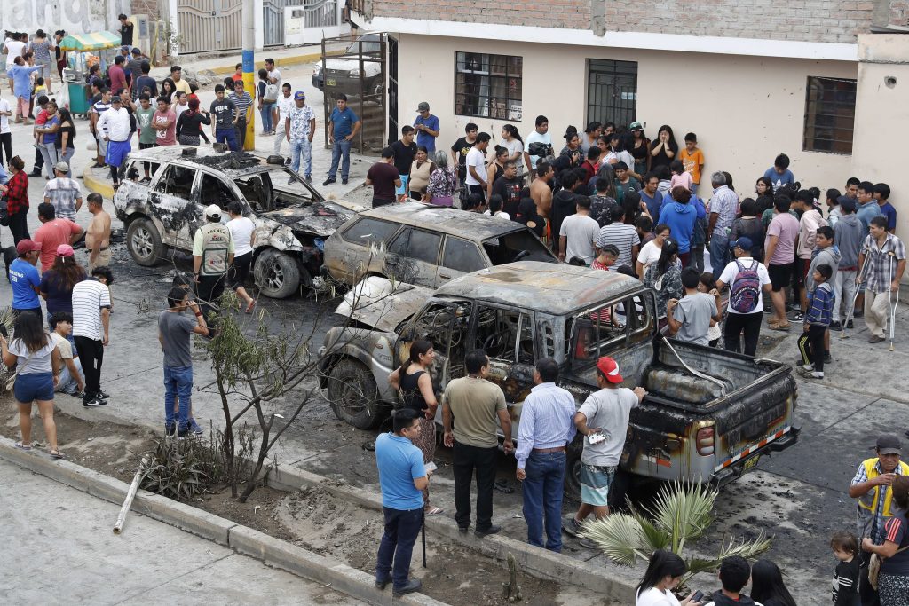 Cifra de muertos por deflagración de gas en Lima sube a 13