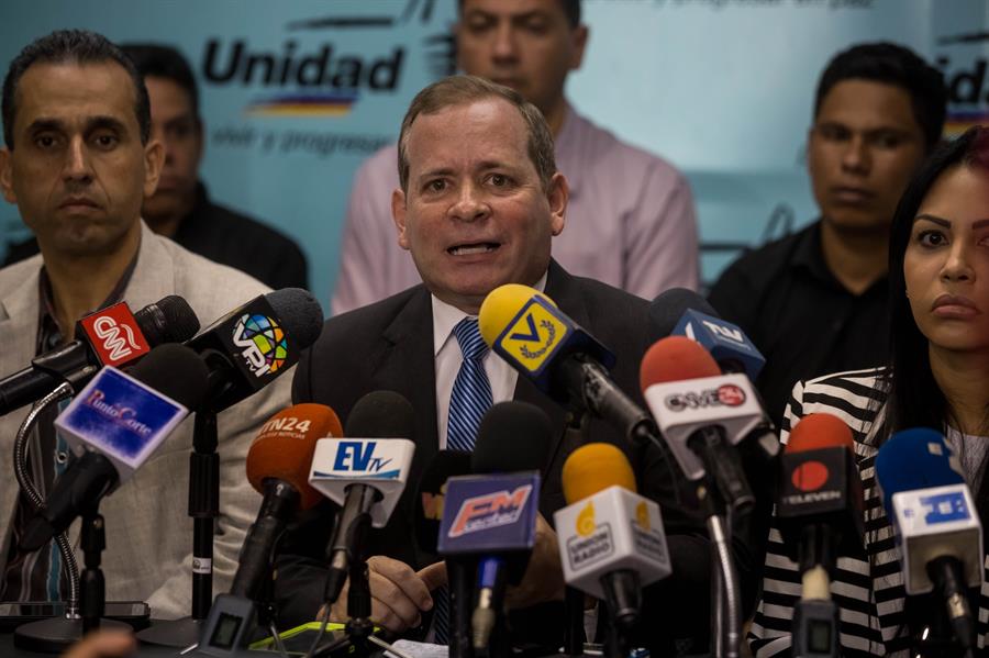 Oposición venezolana convoca a jornada para conmemorar la democracia