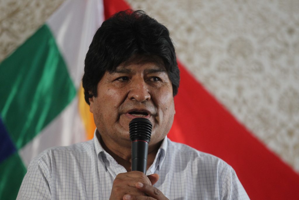 Evo pide que asuma el poder el presidente del Tribunal Supremo