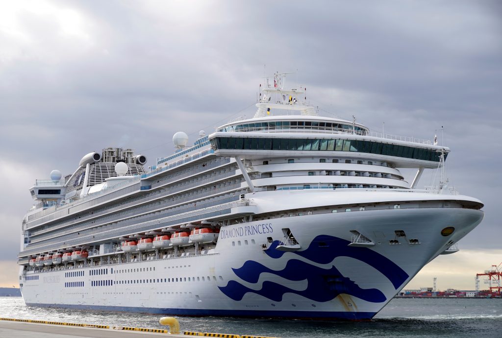 Suben a 20 los portadores del coronavirus en crucero nipón