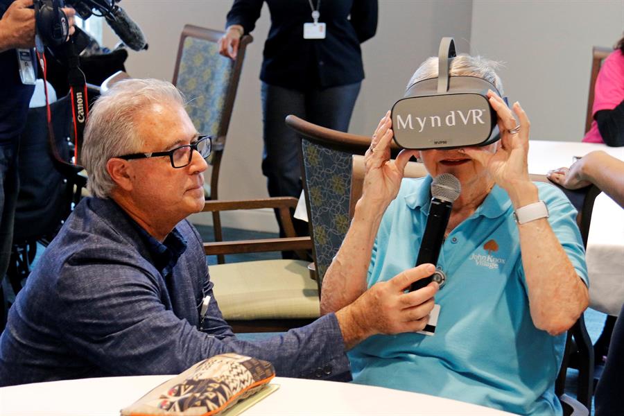 La realidad virtual: nueva gran amiga de la tercera edad en Florida