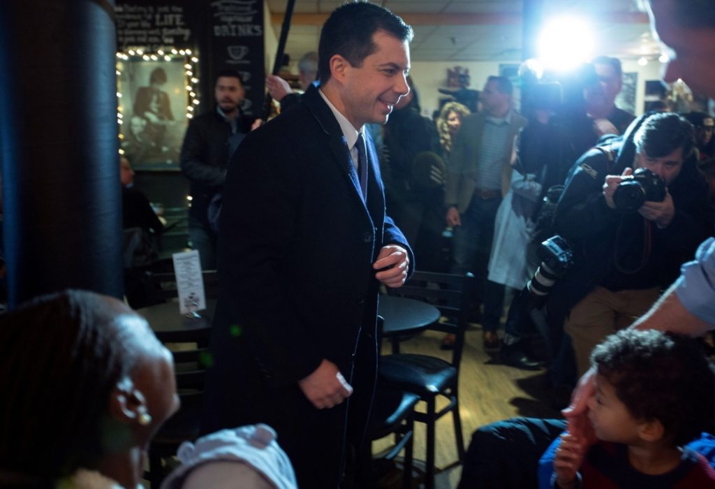 Pete Buttigieg lidera caucus de Iowa