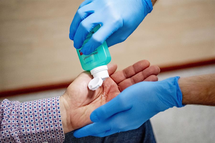Florida examinó a 15 personas por coronavirus y monitorea a otras 150