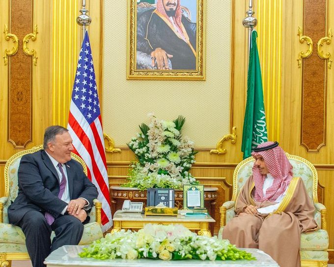 Pompeo se reúne con rey saudí por primera vez desde muerte de Soleimaní