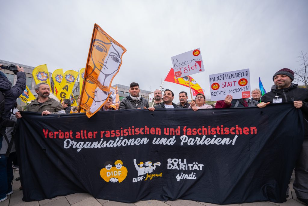 Miles de personas marchan en Hanau por los derechos humanos tras el atentado racista de esta semana