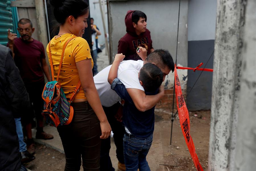 Inmigrantes pobres en riesgo de deportación desde el lunes