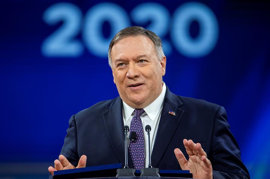 Pompeo sorprende en Doha para firmar acuerdo con talibanes