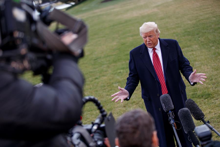 Trump confirma la primera víctima mortal en EEUU por COVID-19