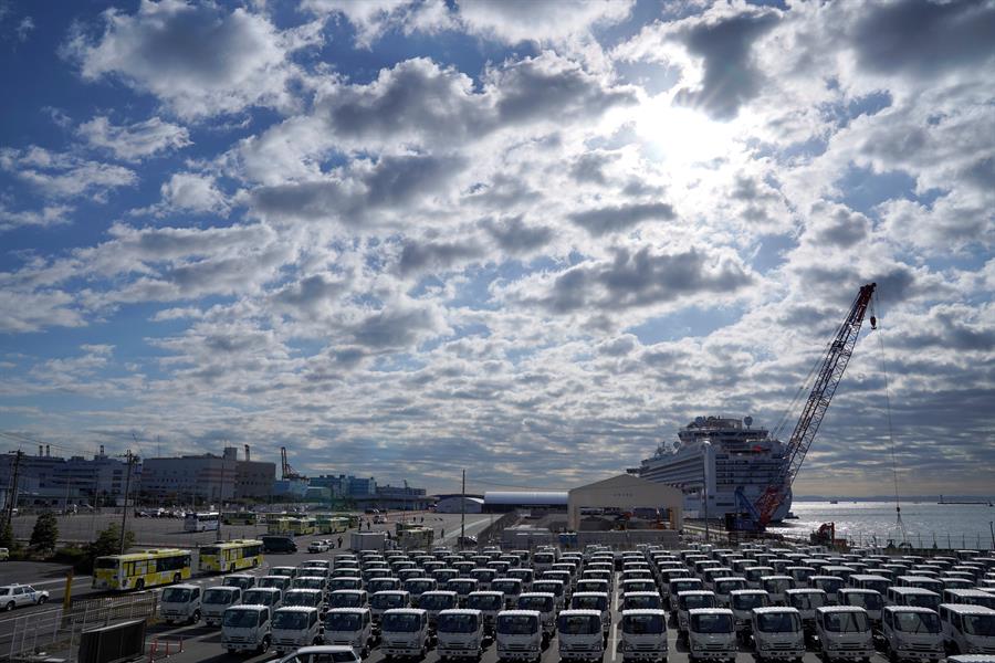 Finaliza cuarentena en Diamond Princess con 542 casos y muchas dudas