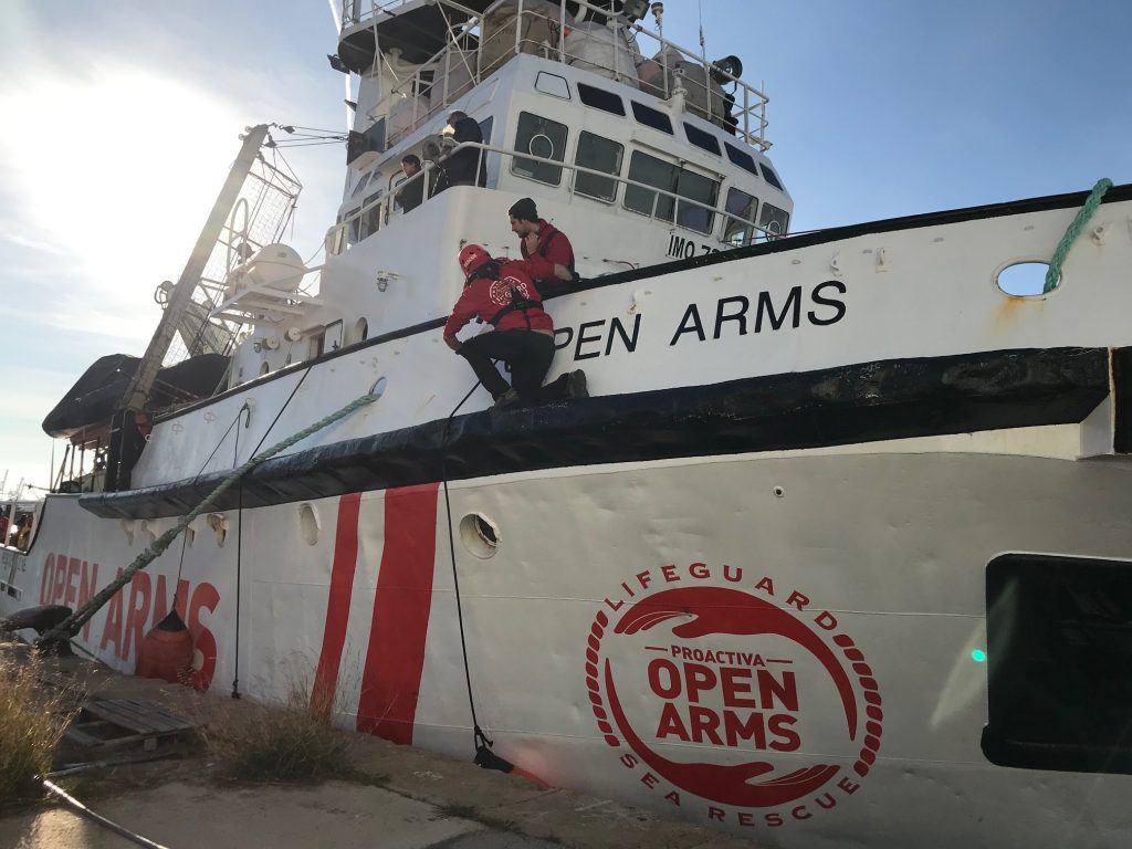 363 migrantes del Open Arms deembarcaron en Italia