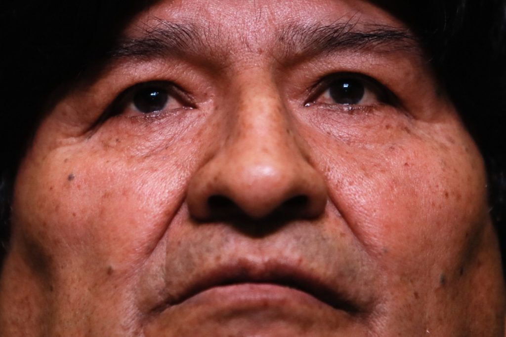 El partido de Evo Morales denuncia una maniobra política para inhabilitarle