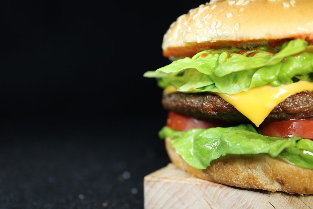 Burger King espera aumentar sus ventas con hamburguesa mohosa