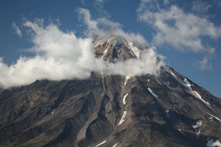 Encuentran señales de potencial colapso en un volcán activo de Ecuador