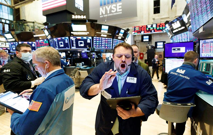 Wall Street abre al alza a la espera de jornada volátil por datos de empleo