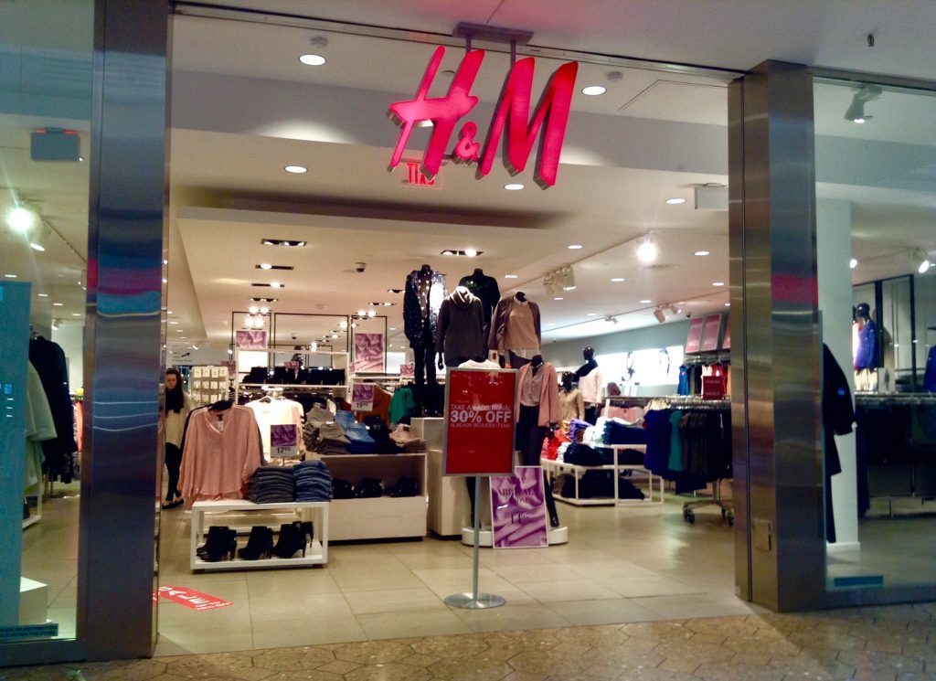 Las firmas de moda también se quedan en casa