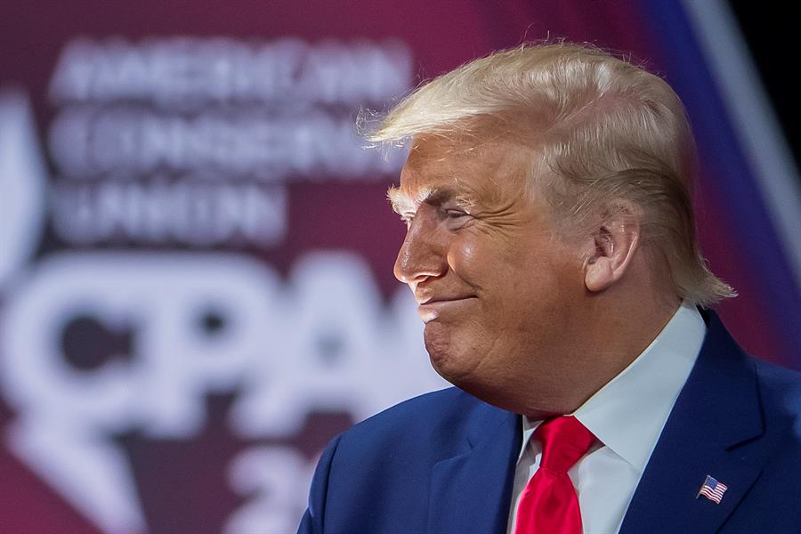 Trump aplaude acuerdos con Canadá y México sobre cierre de fronteras