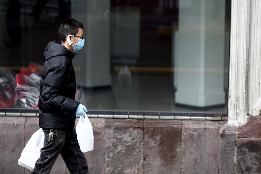 Casos globales de coronavirus suman 167.511, con 6.606 fallecidos