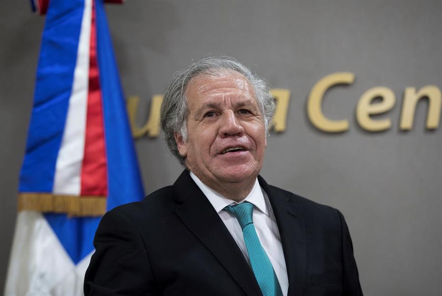 Expresidentes de IDEA dicen que es "crucial" reelegir a Almagro en la OEA