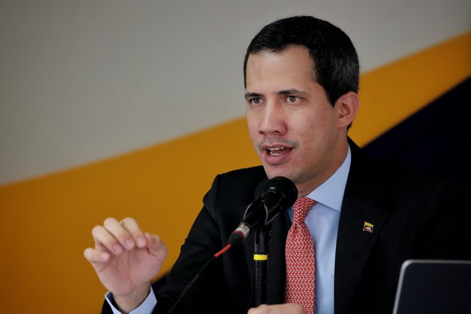 La oposición denuncia la detención ilegal de dos colaboradores de Guaidó
