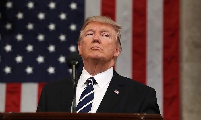 Crece la tensión: Trump limita el número de periodistas chinos en EEUU