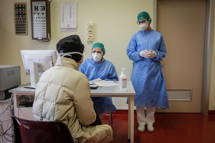 Médicos continúan en su lucha contra el coronavirus