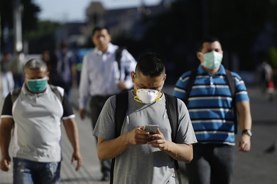 La pandemia roza los 300.000 casos y 13.000 muertes