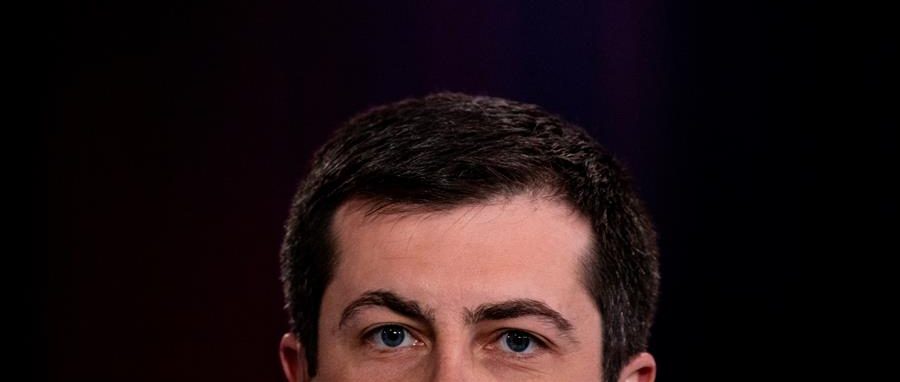 Pete Buttigieg da un paso atrás en su carrera a la Casa Blanca