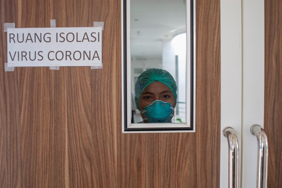 Cae registro de nuevos infectados por COVID-19 en China