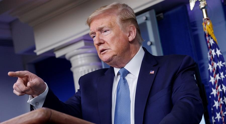 Trump ordena "cierre temporal" de frontera con Canadá