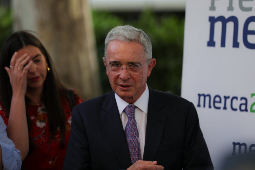 Supremo colombiano abre una investigación contra Uribe por corrupción