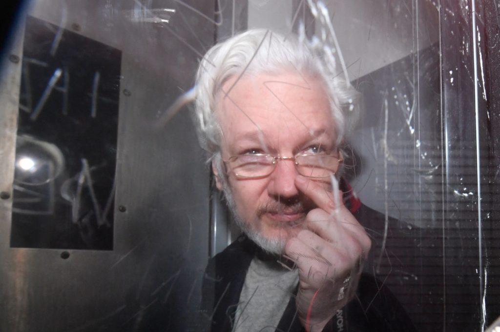 Abogados de Assange pedirán su libertad bajo fianza por el COVID-19