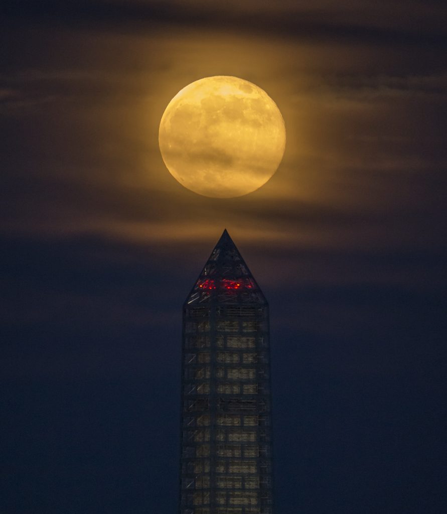 La Luna también sufre de "fake news"