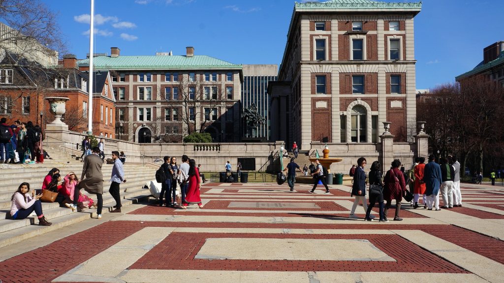 Universidad de Columbia sin clases por coronavirus