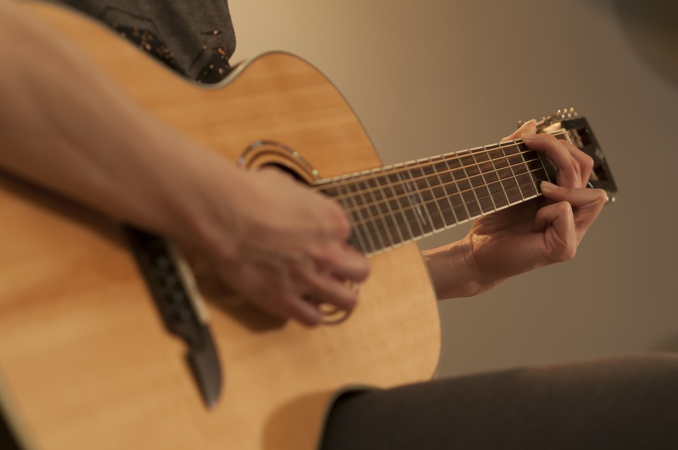 Fender ofrece tres meses gratis de clases online de guitarra