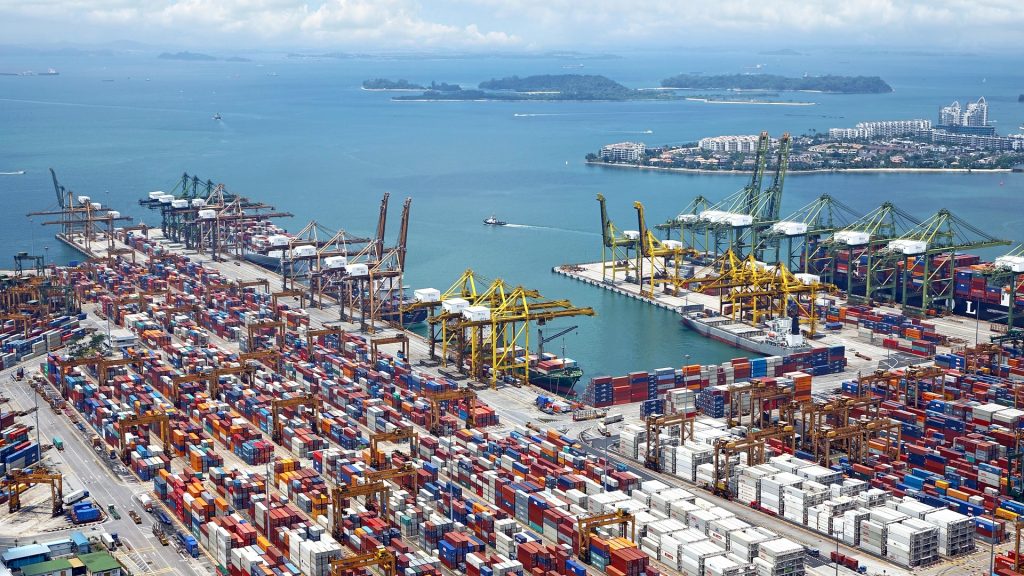 El déficit comercial de EEUU bajó un 6,7 % en enero