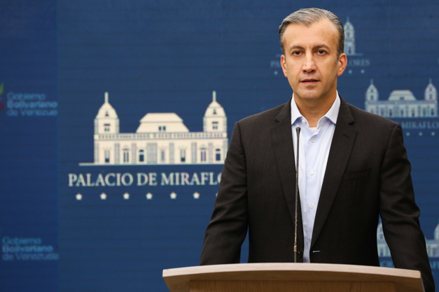 Venezuela dará gasolina a sectores esenciales ante la escasez "por sanciones"