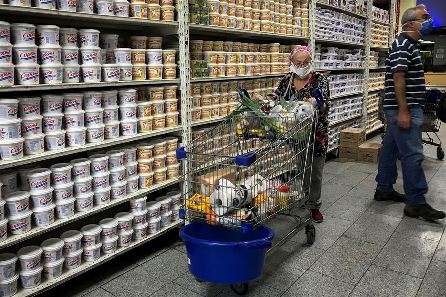 Aumentan el salario mínimo en Venezuela a 2,33 dólares