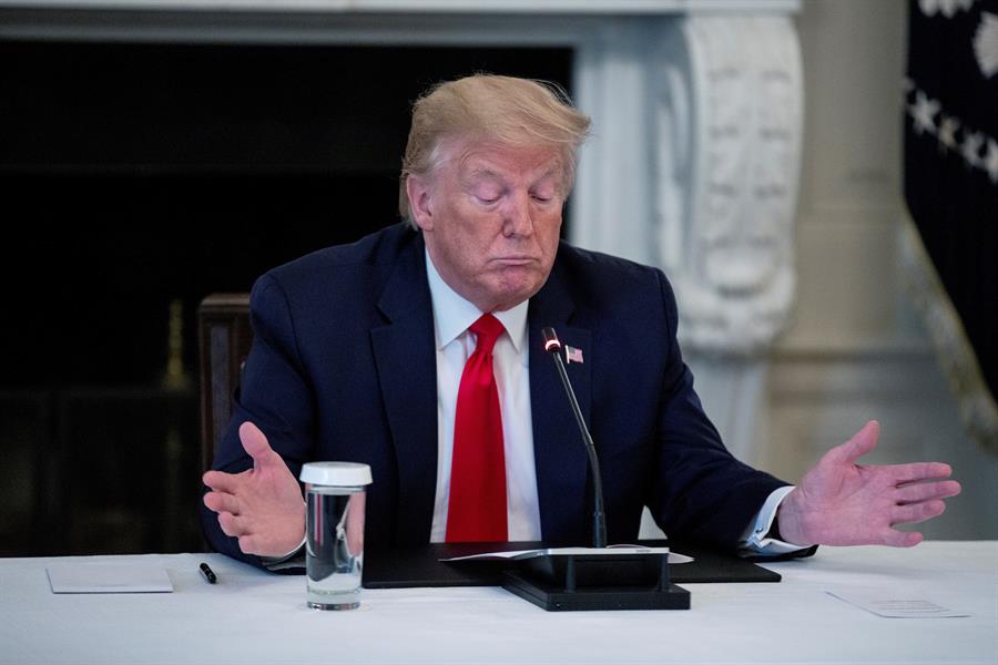 Trump retomará sus viajes tras un mes confinado en la Casa Blanca
