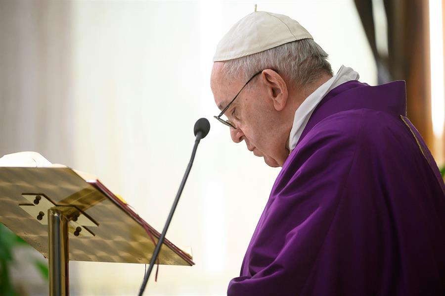 Papa propone salario universal para los más vulnerables