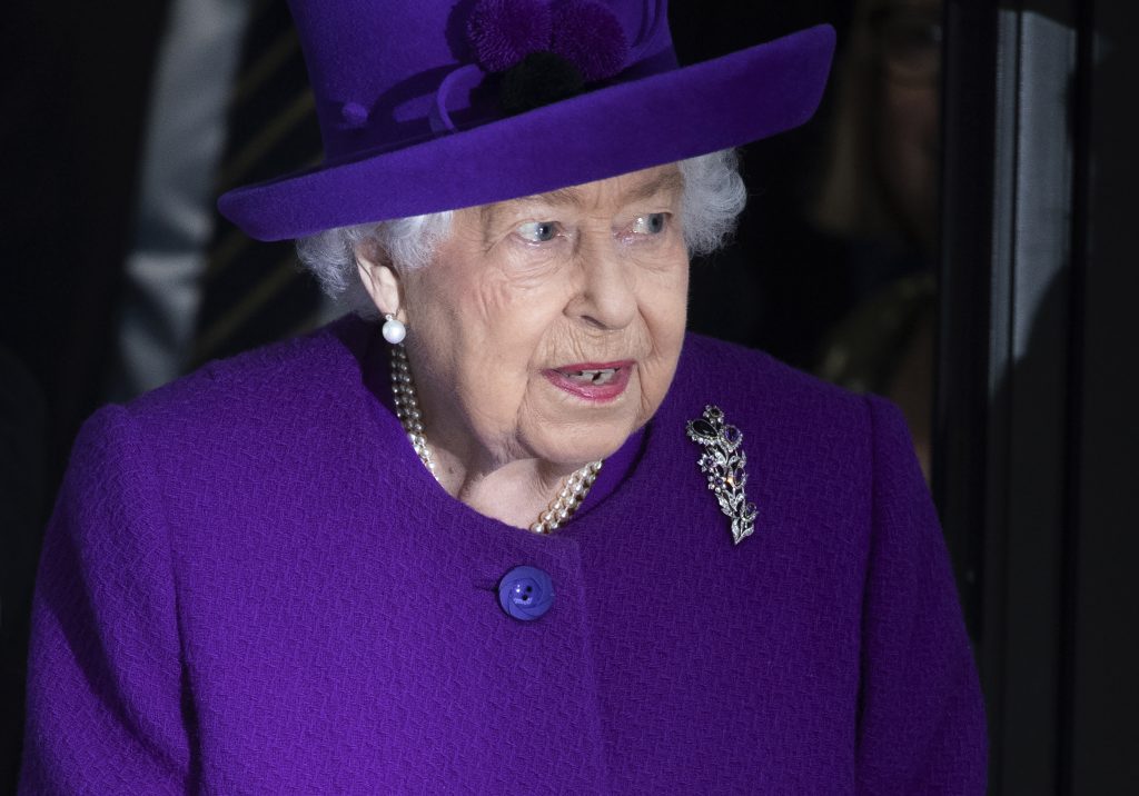 Isabel II se dirige a la nación en tiempo de grandes cambios