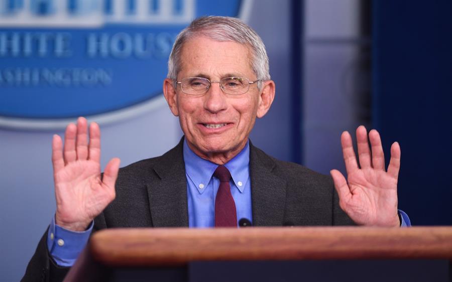 Fauci se mostró "optimista" ante reapertura de EEUU