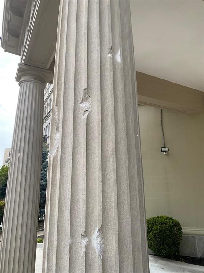 Detienen a un hombre por disparar contra la Embajada de Cuba en Washington